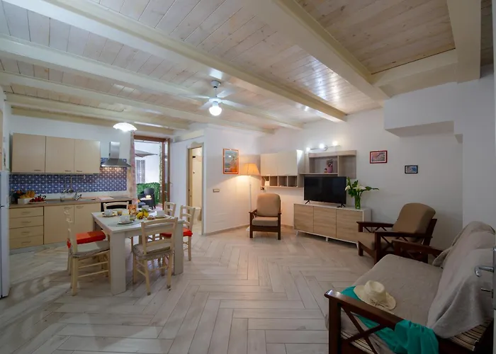 Dom wakacyjny Maison Antica - One Step Away From The Sea *